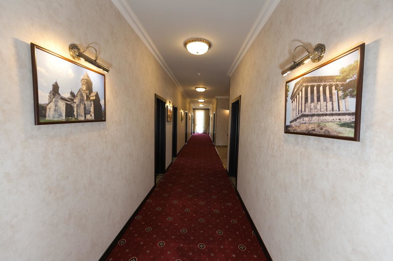 Отель Amberd Hotel Бюракан-30
