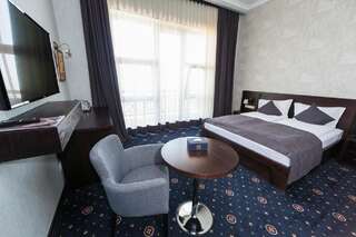 Отель Amberd Hotel Бюракан Двухместный номер Делюкс с 1 кроватью и видом на Арарат-2