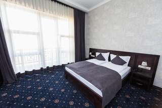 Отель Amberd Hotel Бюракан Двухместный номер Делюкс с 1 кроватью и видом на Арарат-3